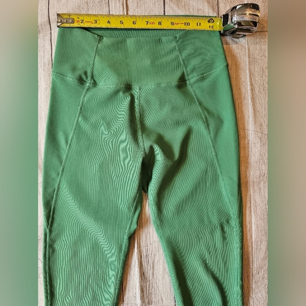 Wilo The Label Size Large Ribbed High Rise 7/8 Leggings Apple Green Activewear - Picture 4 of 9